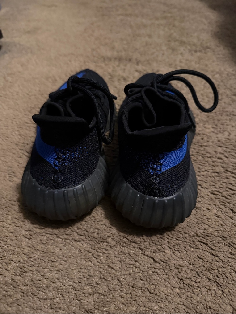 Yeezy Boost - Picture 3 of 5